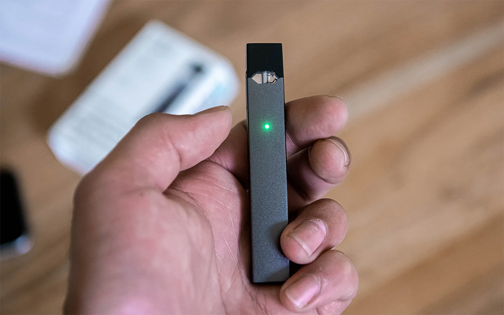 Why Is Your Vape Flashing and Not Working (With Solutions)